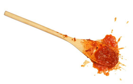 Comment nettoyer une tache de sauce tomate
