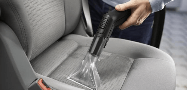 Nettoyer les sièges de sa voiture