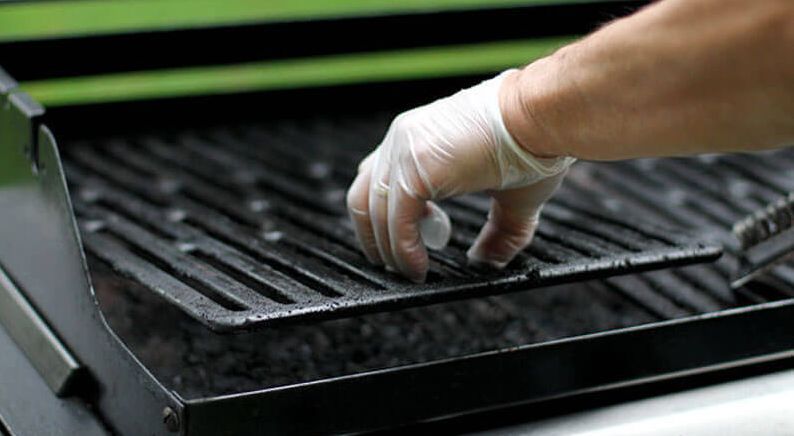 Nettoyer un barbecue : trucs et astuces | Dwého Conseils et techniques pour nettoyer un barbecue (gaz